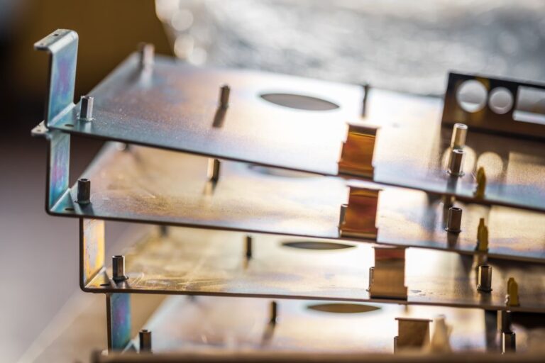 Stahlbau-metal-boards-and-accessories-lie-on-the-surface-2025-01-29-07-26-03-utc